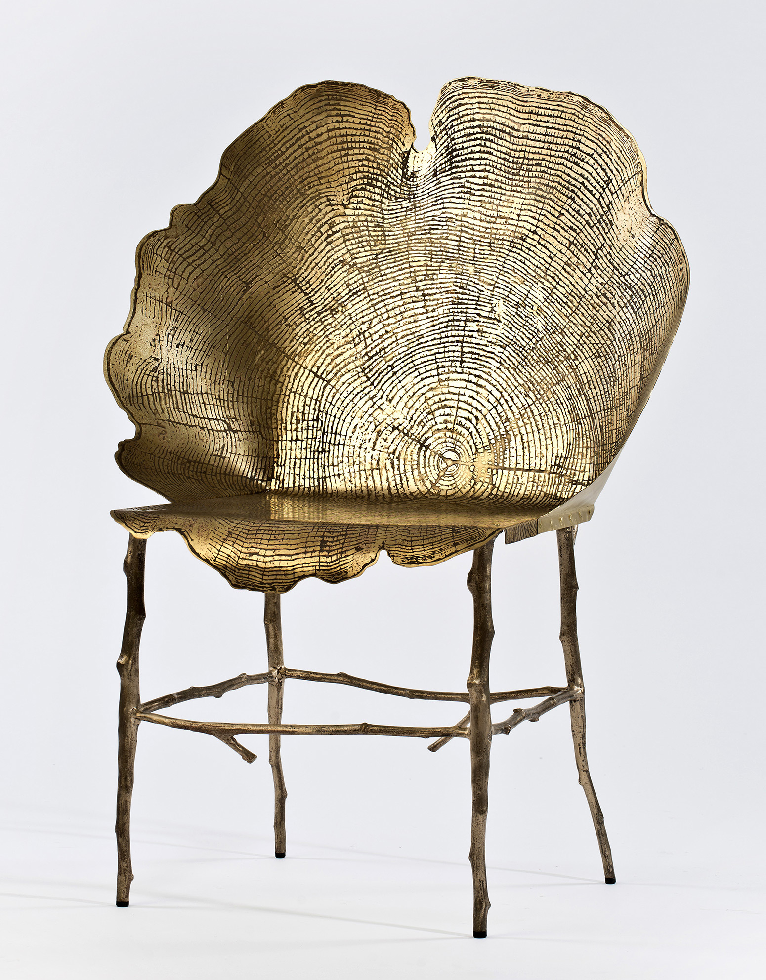 树桩图案转化为金属椅子 | 以色列设计师 sharon sides 运用蚀刻工艺