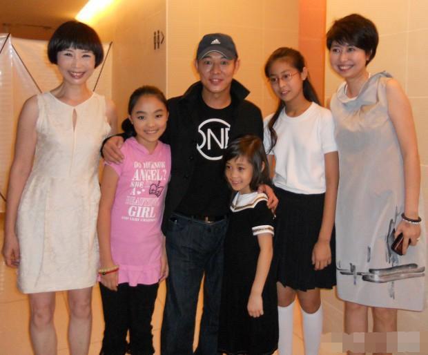 李连杰有4个如花似玉的女儿,他为什么只宠老三一个?