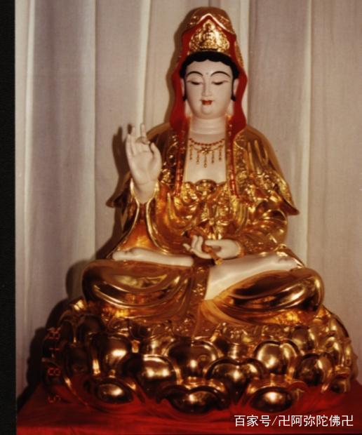 大慈大悲观世音菩萨圣像赐予有缘人见者得福报南无阿弥陀佛