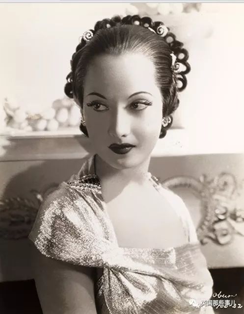 她倾城美貌精湛演技,却因一个秘密一辈子活得提心吊胆