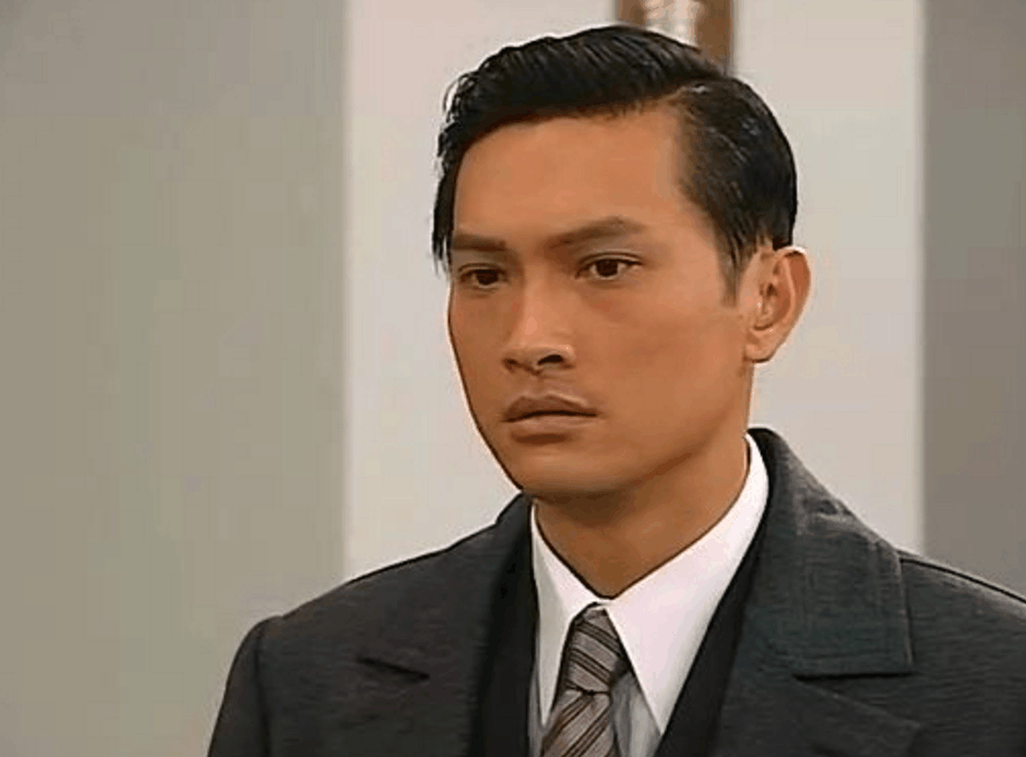 当年的陈锦鸿一炮走红后,还出演了《创世纪》这部作品,也就是这部作品