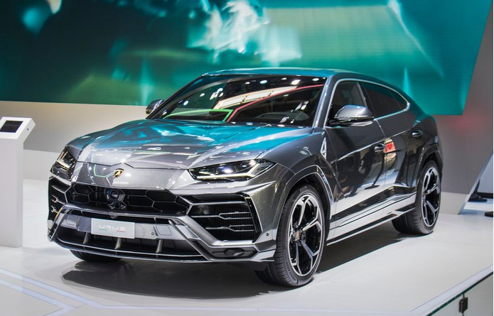 当超跑搭配上suv战斗力十足的四座蛮牛兰博基尼urus