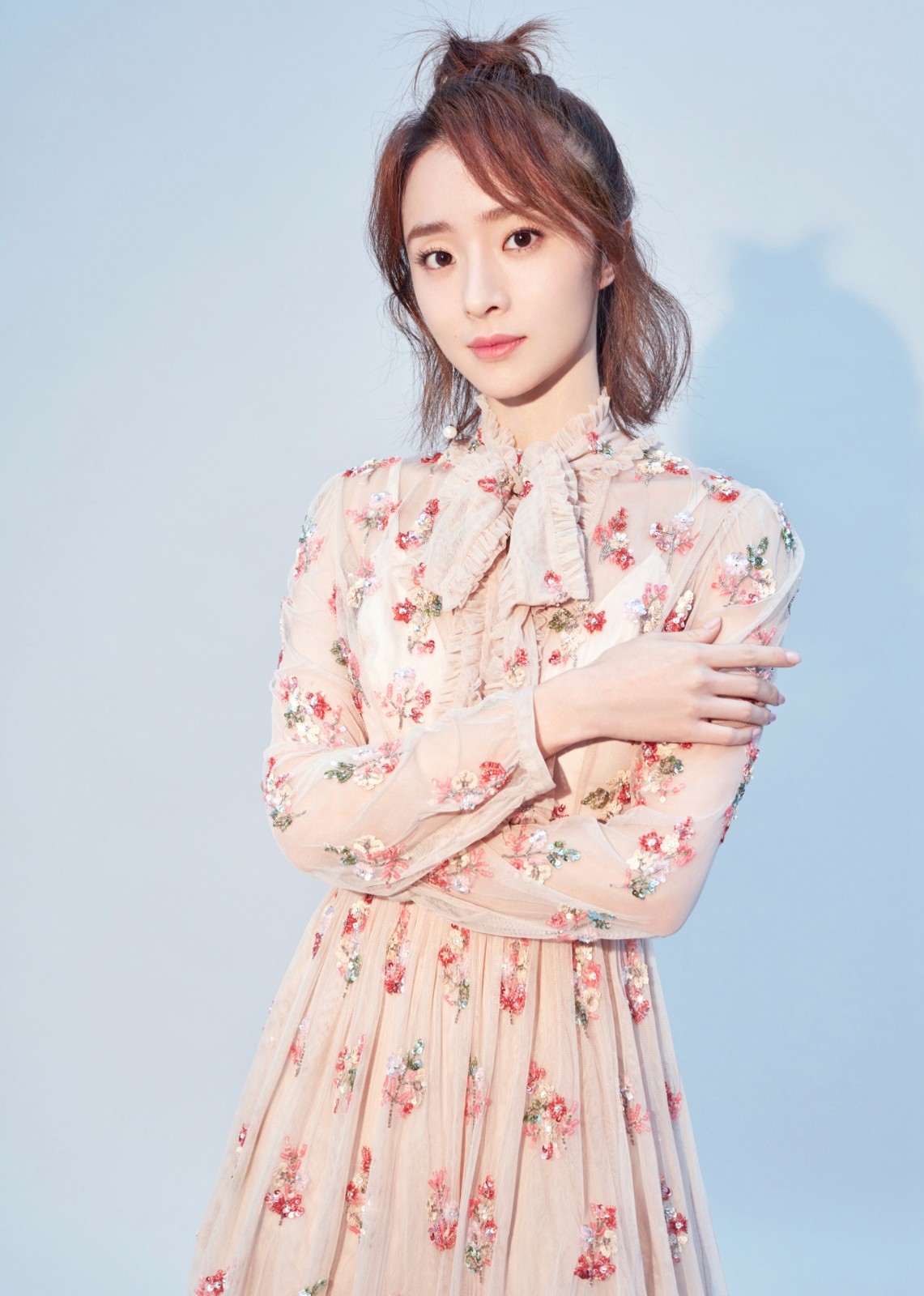 《重返20岁》开播在即 胡冰卿曝写真展花漾魅力_新浪看点