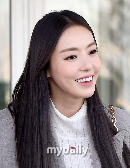 韩国女艺人李多喜飞往巴塞罗那拍杂志写真|李多喜|巴