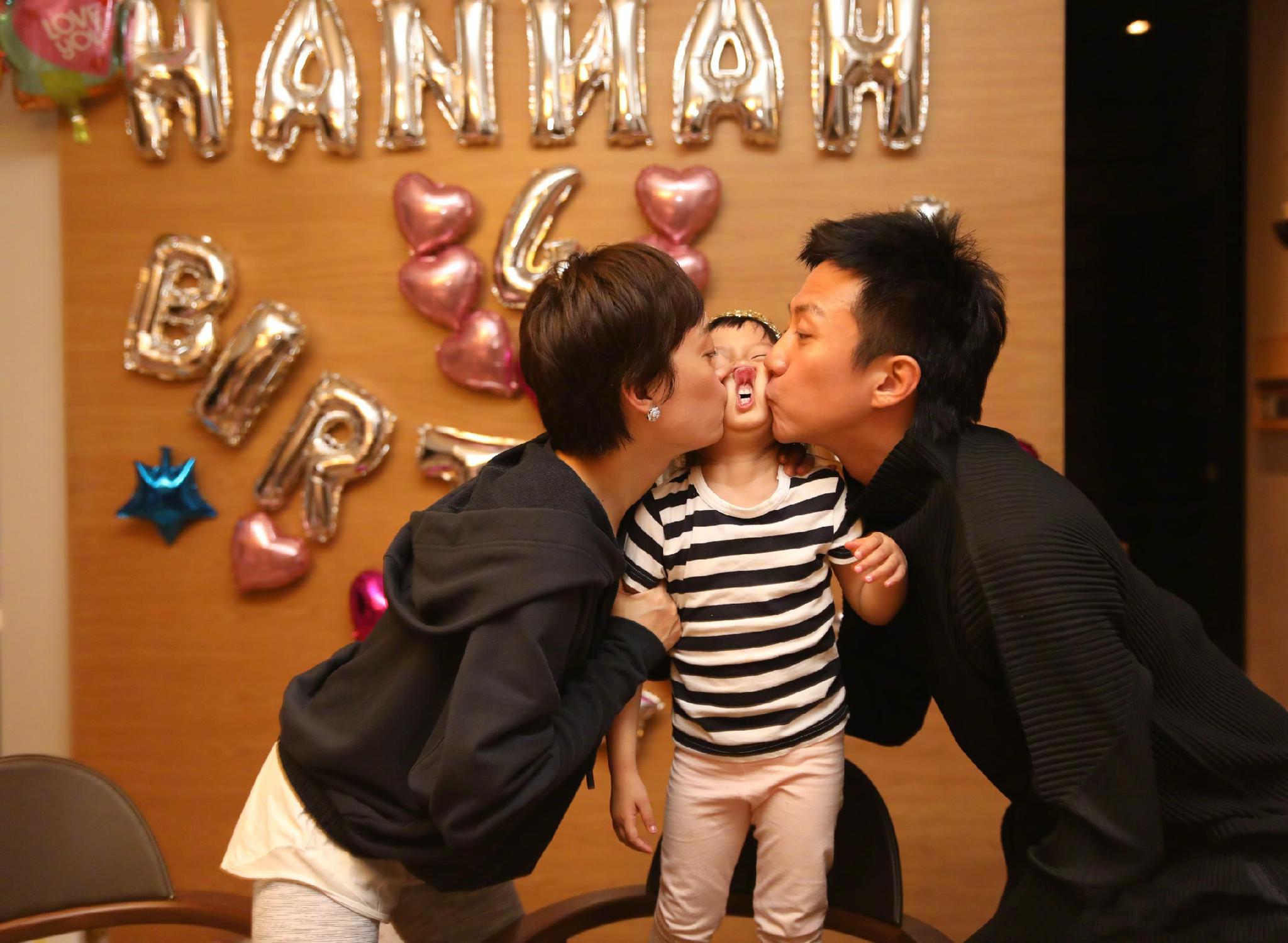 邓超孙俪再次强吻儿子为他庆生等等头发比妈妈长实力抗拒爸爸