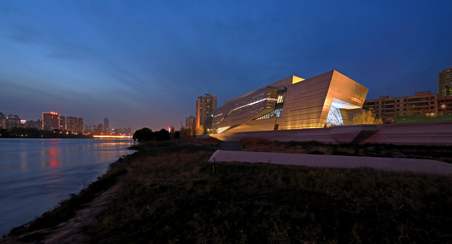 兰州市城市规划展览馆丨中国建筑设计院本土设计研究中心