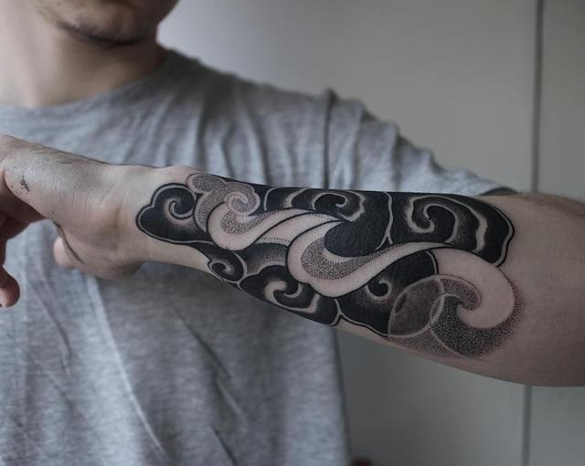 不一样的黑臂纹身另一种魅力