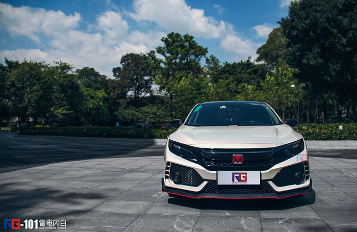 本田思域车身改色贴膜镭射白