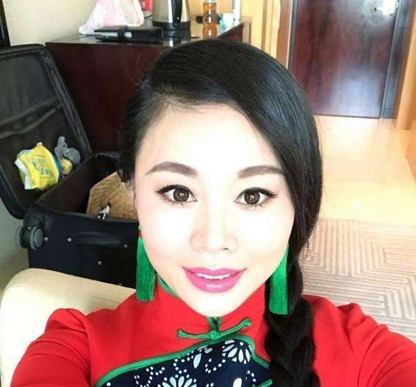 草帽姐变贵妇星光大道捧红的草根明星如今高调炫富