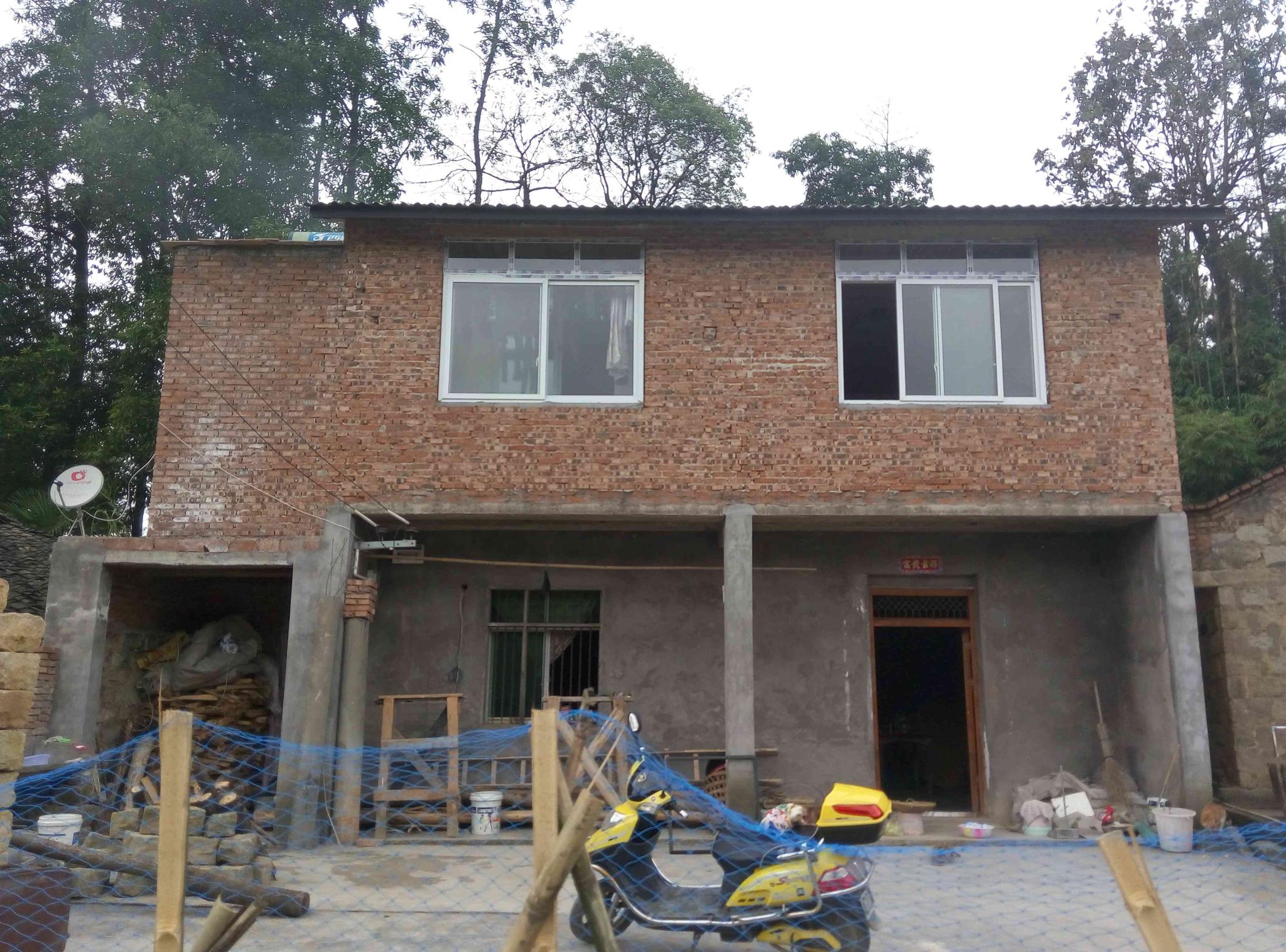 新农村的日与月