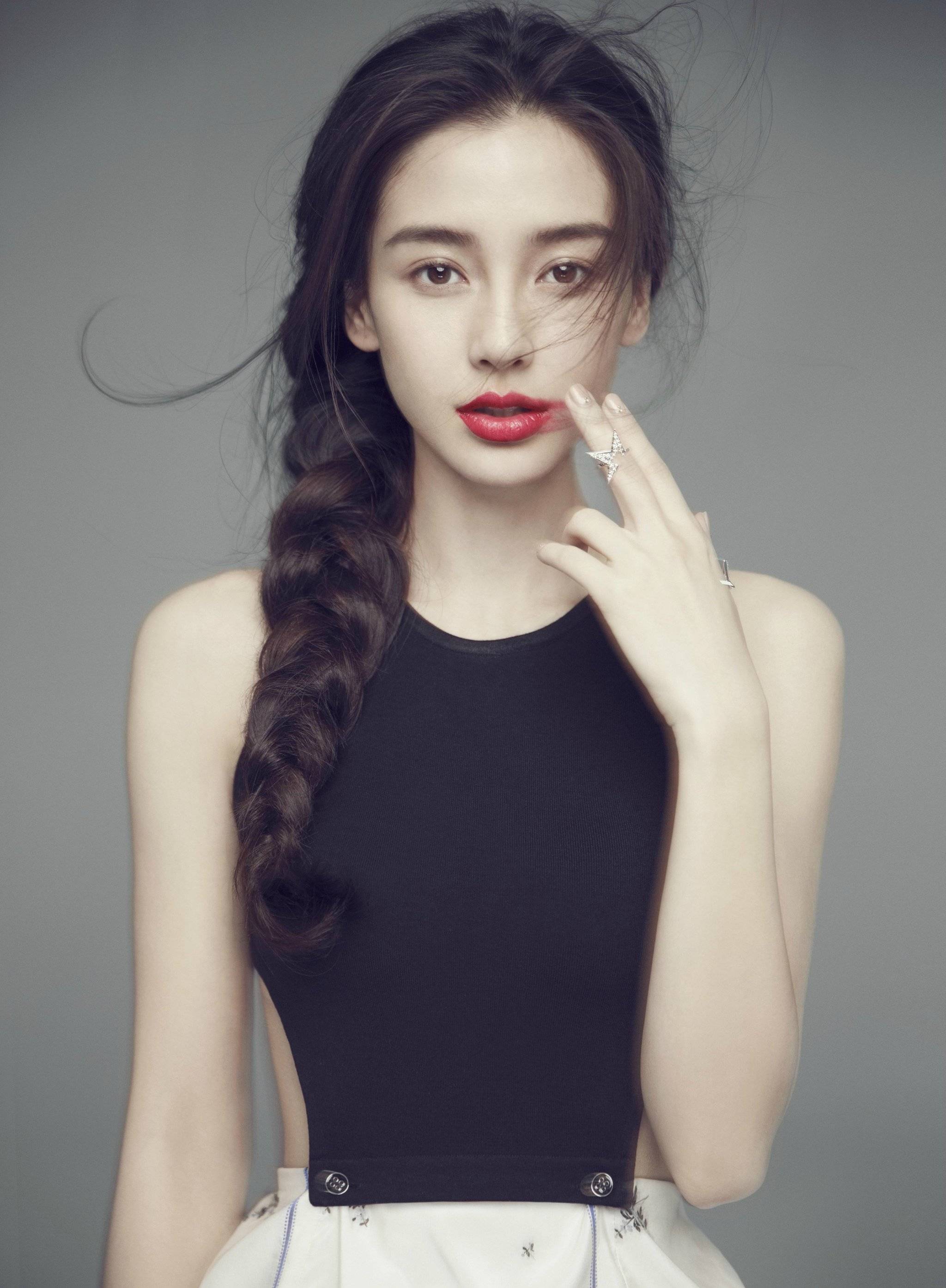 你怎么看待angelababy生理期不下水这件事呢?