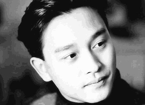 男星霸气油头造型,彭于晏99分,张国荣100分,只有他101分