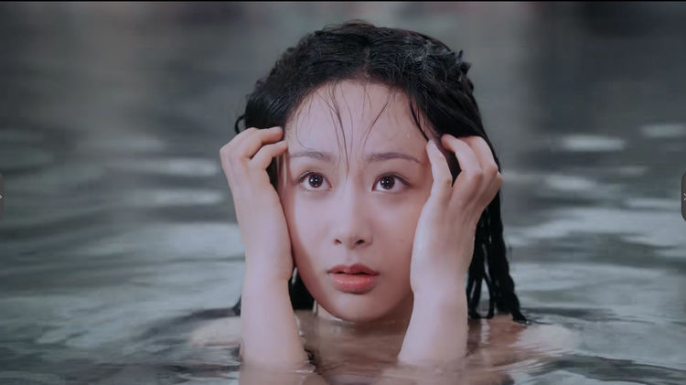 杨紫美人出浴画面很唯美,但背影壮硕,网友:真胖还是用男替?