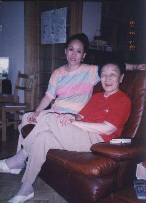 此后,又在此基础上建起了廊坊东方大学城,晚年的金默玉,通过学校赚了