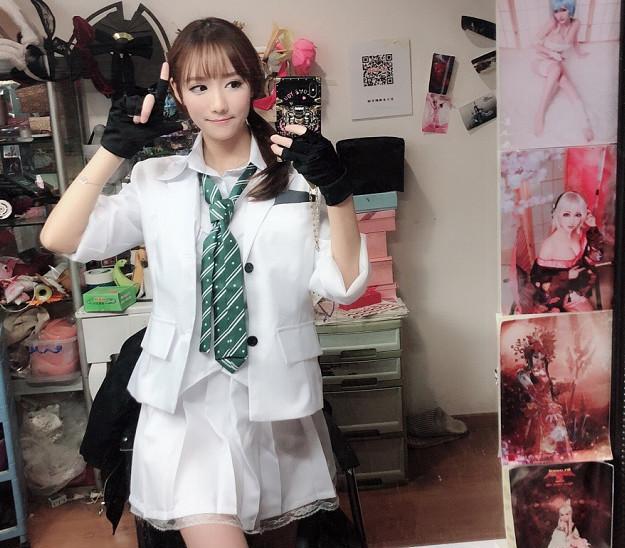 lol主播南波儿晒绝地求生照,被网友挑衅:敢发素颜照吗