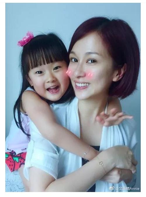 和王子文相似度99%的文颂娴40岁依旧少女,仿若吃了防腐剂!