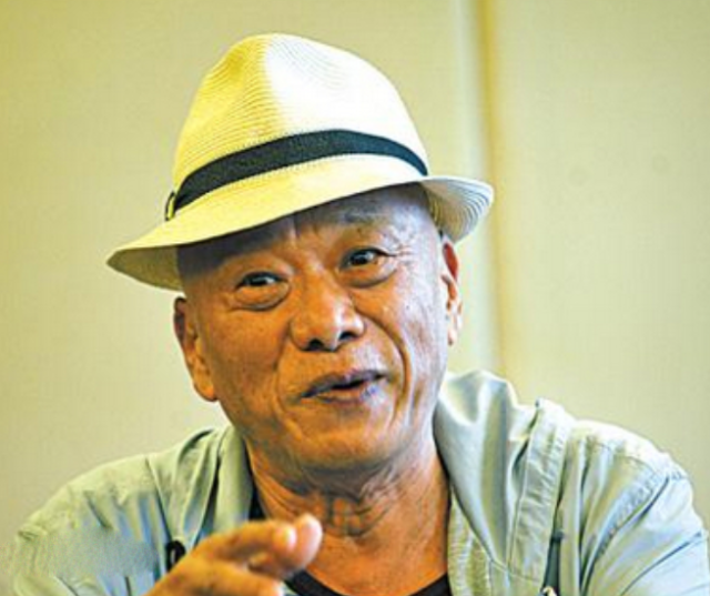 曾被羡慕的父女恋 73岁的凌峰 对妻女近况一概不知