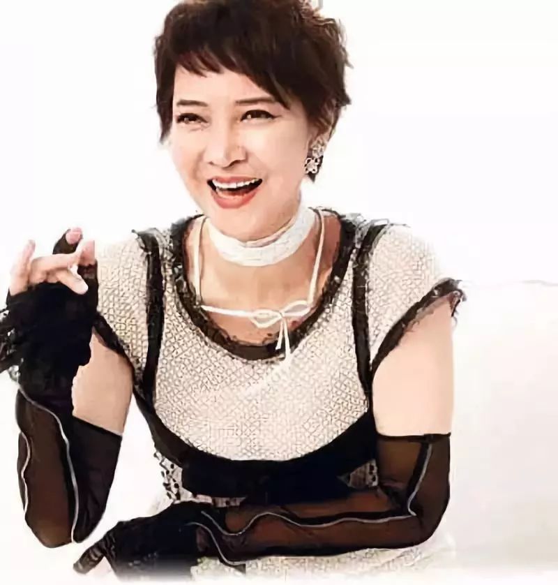 2010年,cnn评选出亚洲最伟大的25位演员,她成为实至名归的一位.
