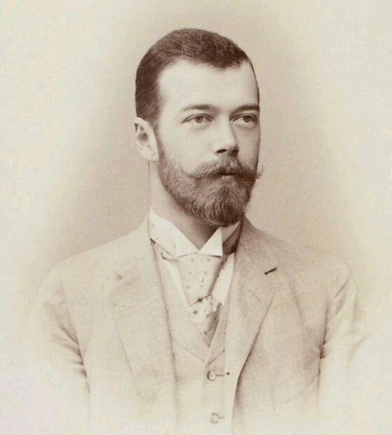 俄国末代沙皇尼古拉二世西装照片