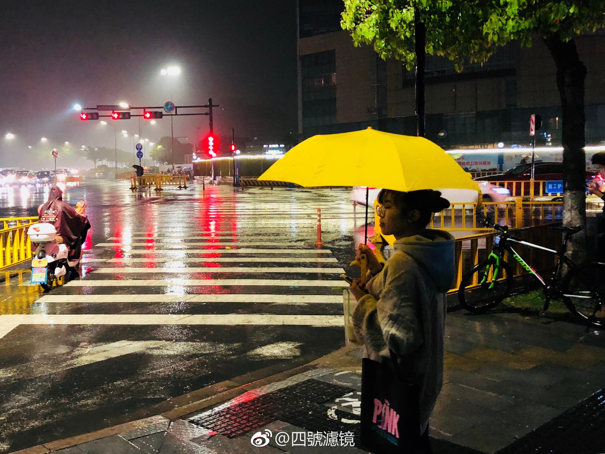 雨夜杭州…_新浪新闻