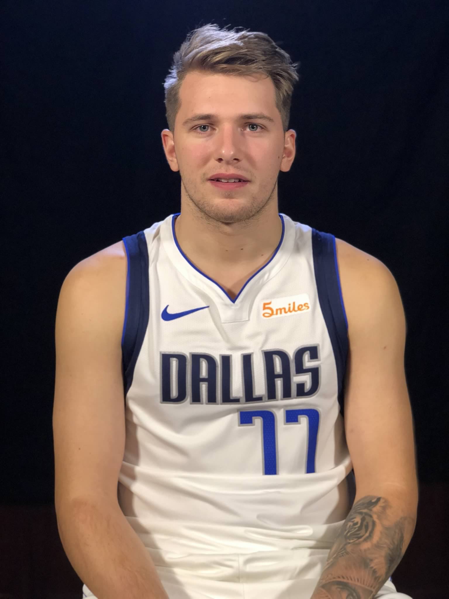 独行侠队新赛季媒体日,新秀东契奇接受采访表示