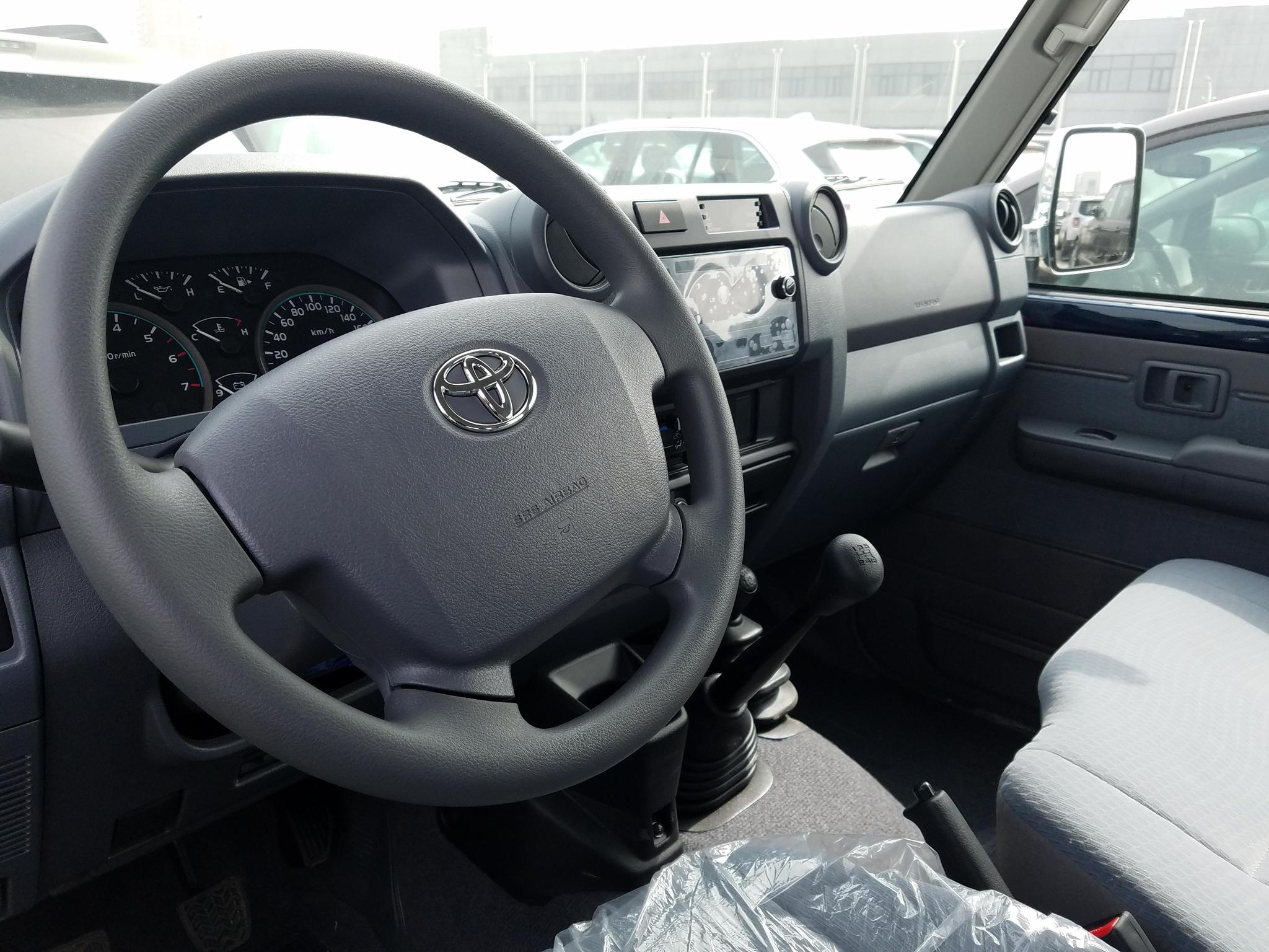 纯正硬派越野丰田lc76,有着于神话般的可靠性