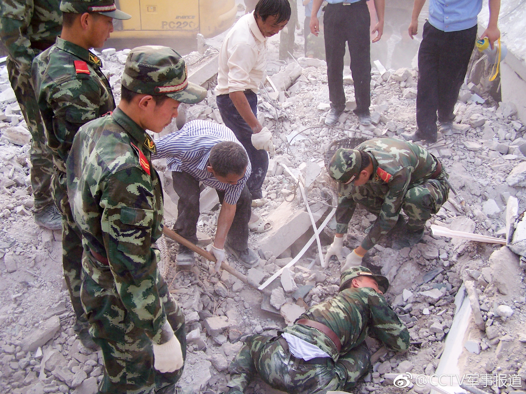 不曾忘却的汶川记忆|汶川|地震灾区|孩童_新浪网