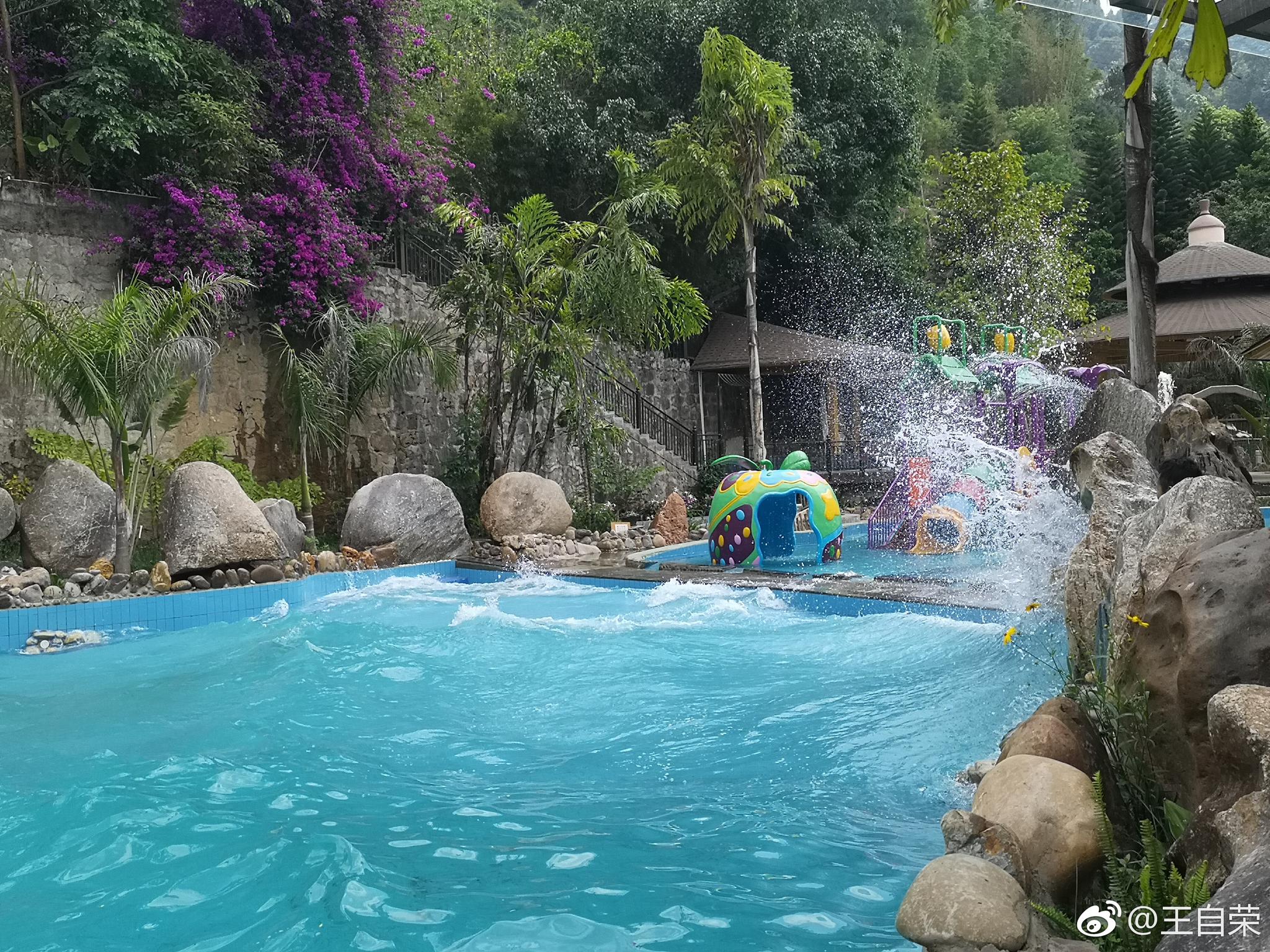 临沧热水塘,马上就要重新开业了,改名为"百花澡"