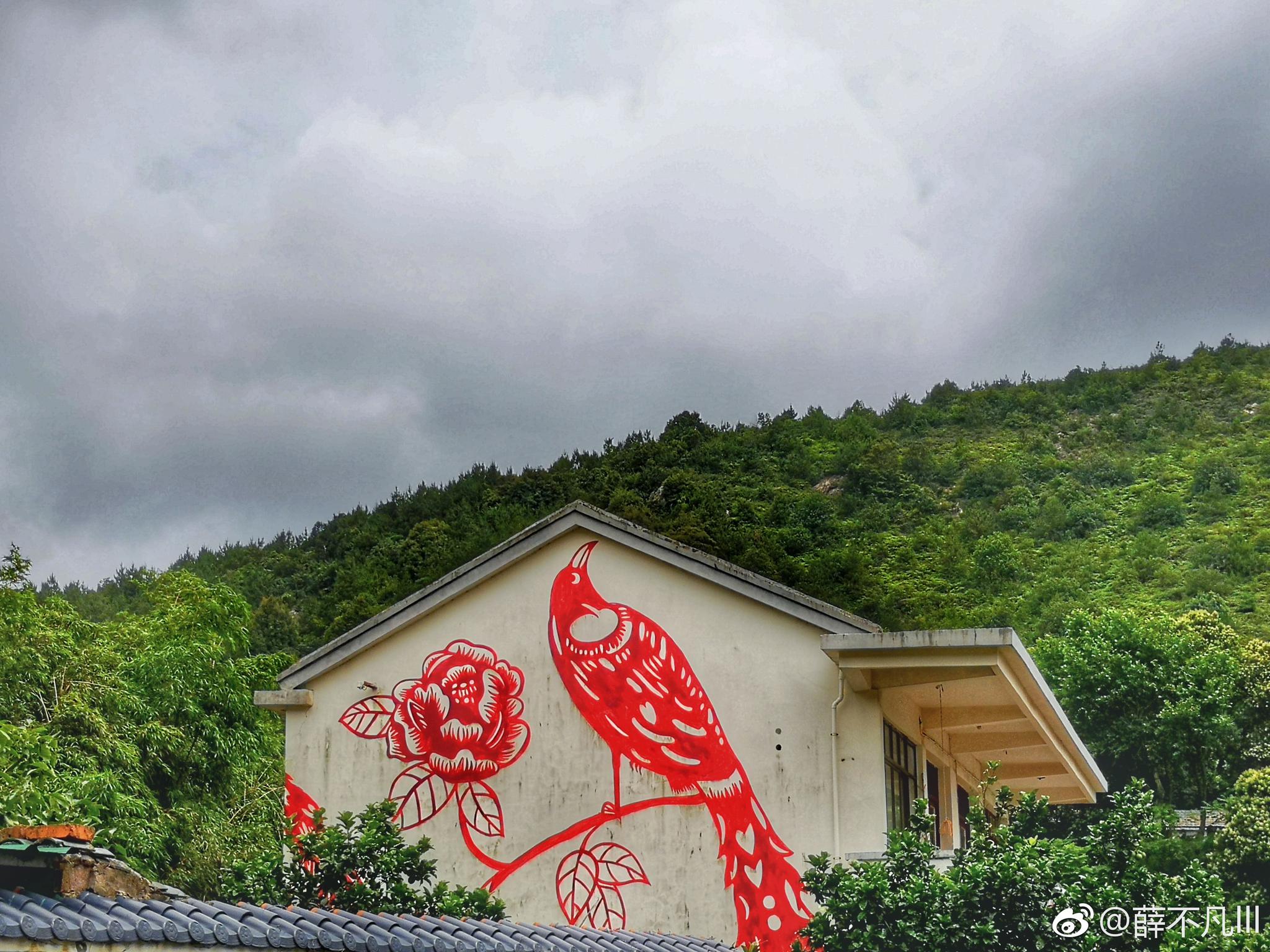 南洞艺谷民俗壁画村是舟山最大规模的民俗壁画村