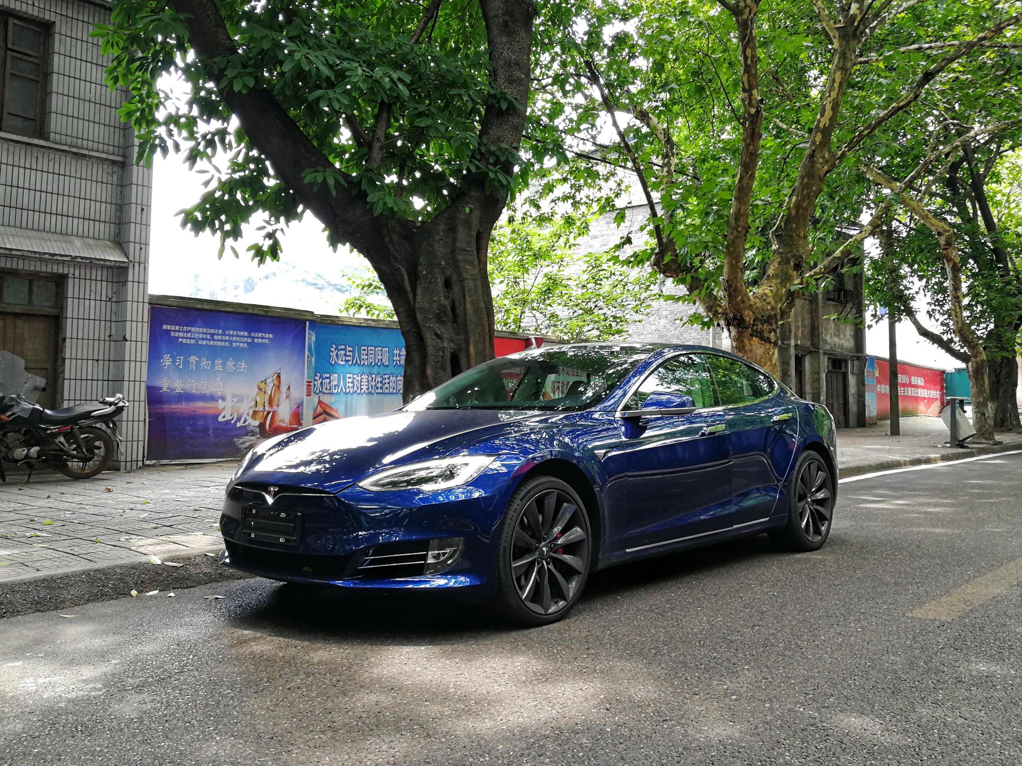 狂暴特斯拉modelsp100d的夏日体验出乎意料