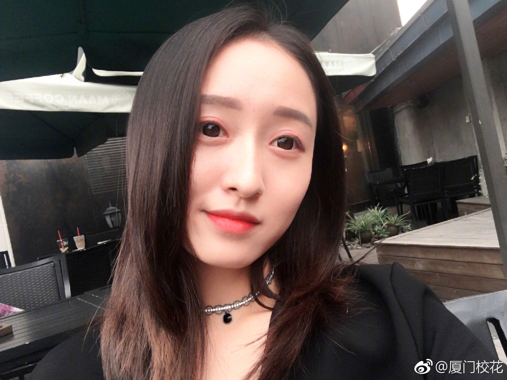 她叫朱妍95年毕业于厦门大学嘉庚学院身高164cm