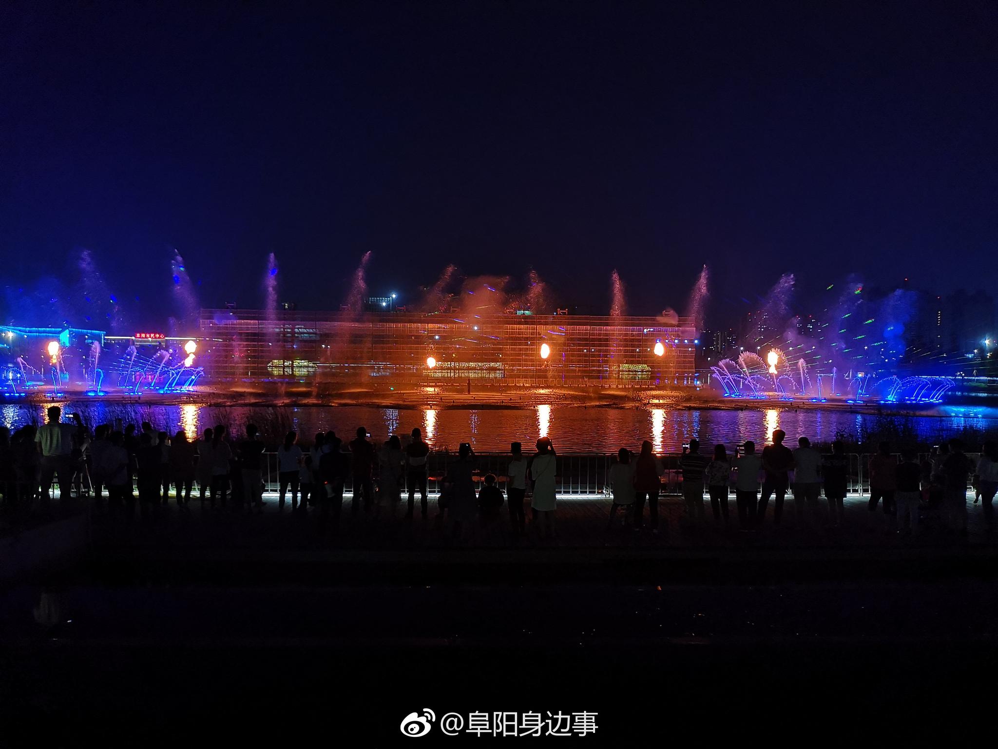 国庆期间,阜阳双清湾水秀表演一天3场