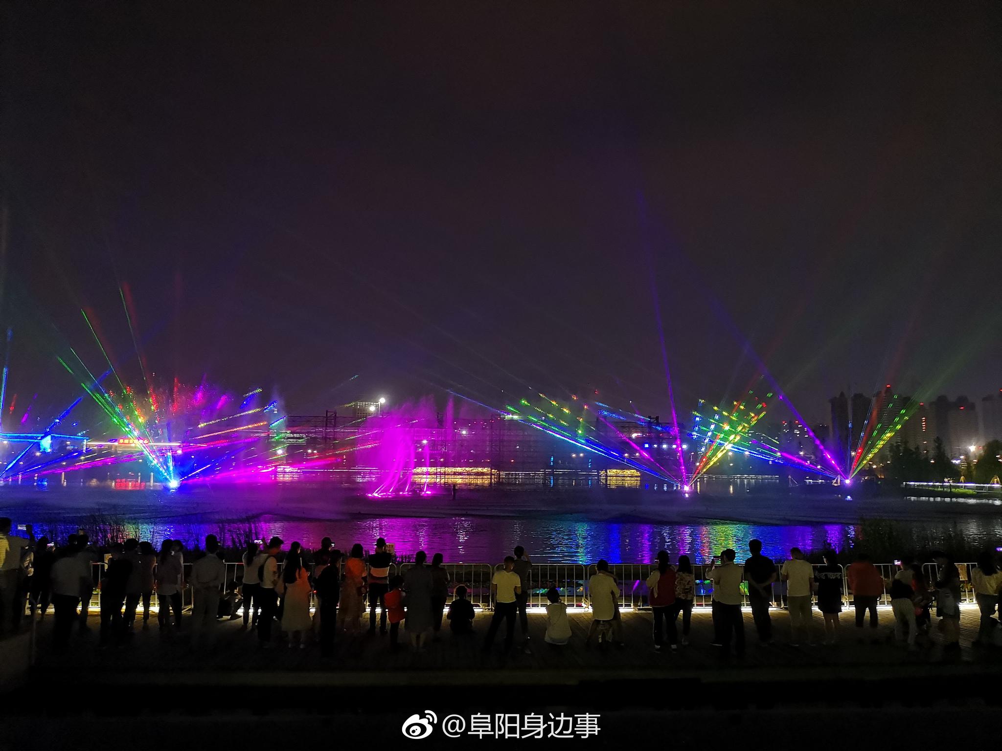 国庆期间,阜阳双清湾水秀表演一天3场