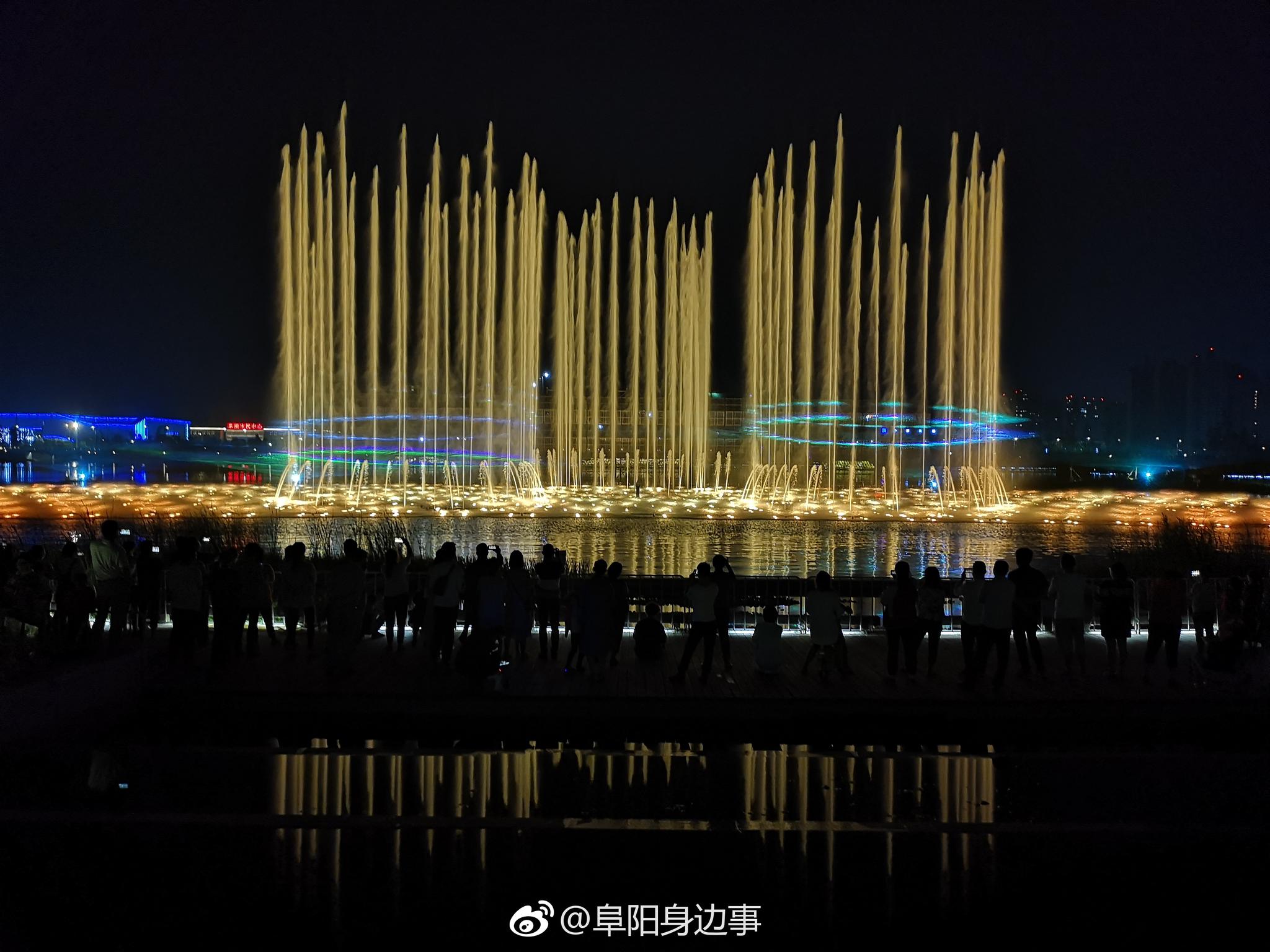 国庆期间,阜阳双清湾水秀表演一天3场
