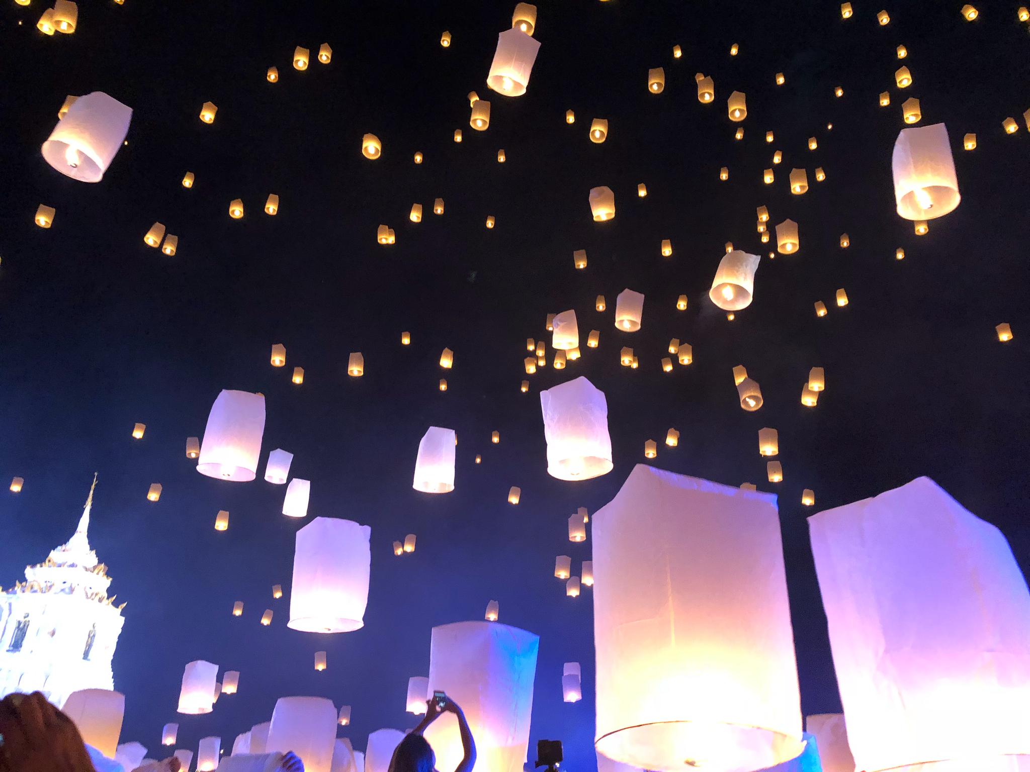 为你明灯三千为你花开满城清迈水灯节