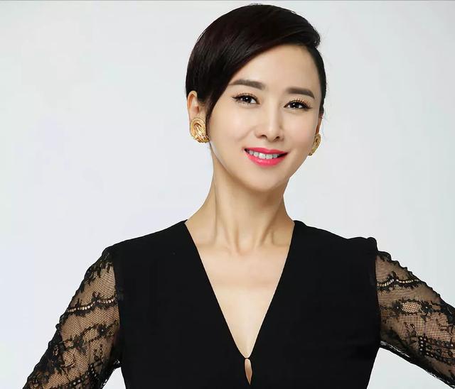 《庙街豪情》的姜佩玲,《仙鹤神针》的苏飞凤,《新朱门怨》的唐宝珊