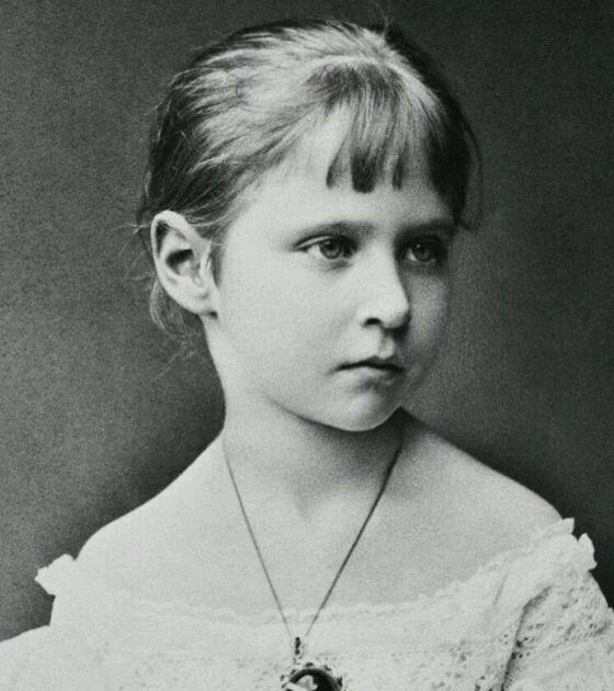 俄国末代沙皇皇后公主绝美照片 其中有一位神似小龙女李若彤