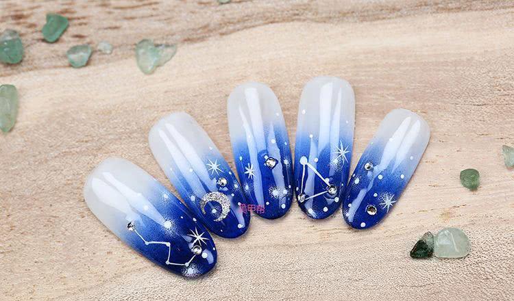 美甲颜色要选对