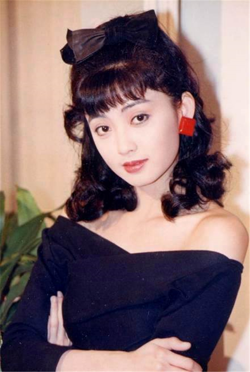 80年代香港玉女始祖,凭模特出道,恋上张国荣,分手后成这般!
