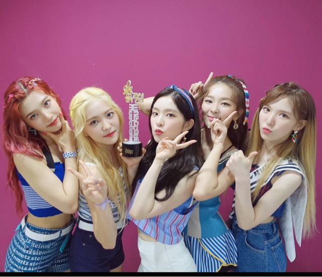 fx出道九周年少女时代选择这天回归师妹团是否还能延续传奇
