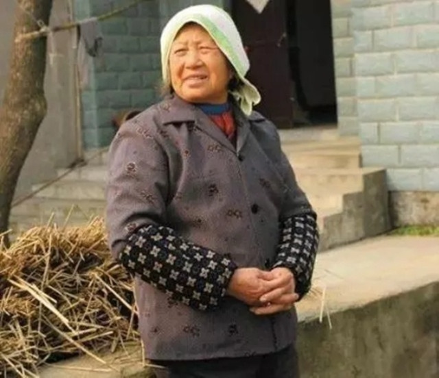 儿媳坐月子,婆婆说没空照顾,满月酒那天,儿媳才知被骗了