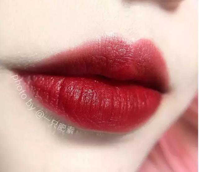 今秋来抹"红梨色",巨显白巨好看!|口红|妙巴黎|红梨_新浪新闻