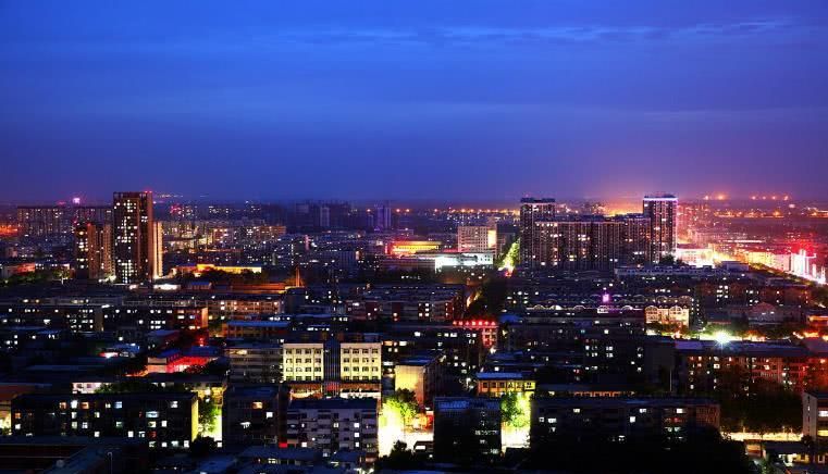 濮阳的夜景图片