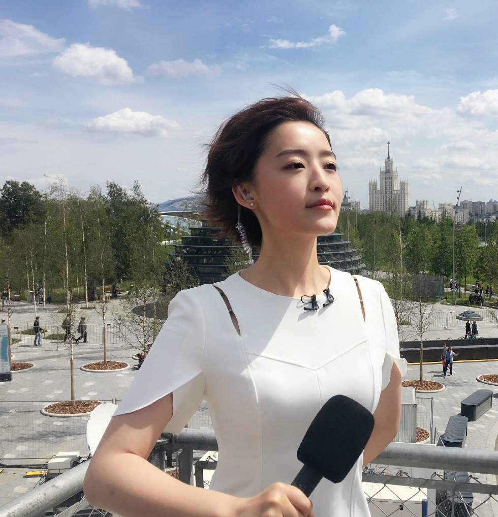 央视体育美女主持人杨茗茗太过精致的五官兼具美貌与幽默