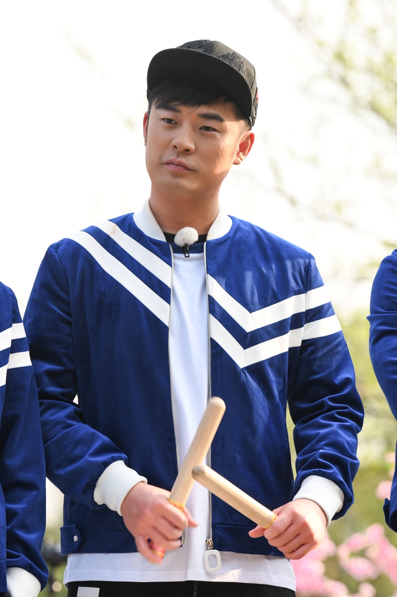 陈赫《奔跑吧》曝真实体重 学霸龙舟赛弘扬传统文化