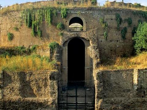 山东发现一墓葬,专家分析是罗成墓,打开一看:搞错了!