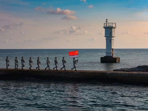 这里中国最苦的边境哨所之一 远离大陆时有时连饭都吃不上|南沙|南海|哨所|守礁|高脚屋_新浪新闻