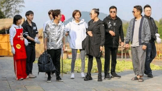 宋丹丹说了一句英语,何炅刘宪华都没听懂,巴图