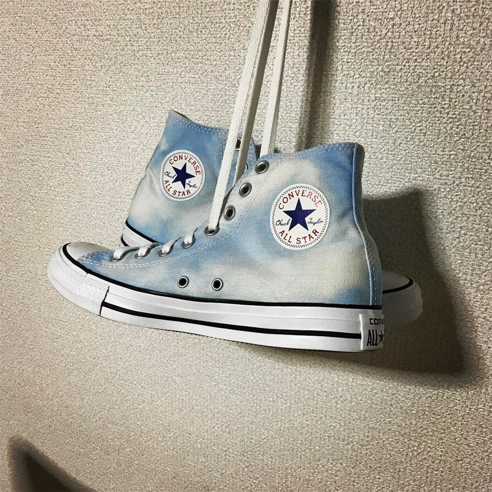 旧帆布鞋想要穿出新花样,只需要生活中的一种它,女生diy必知!