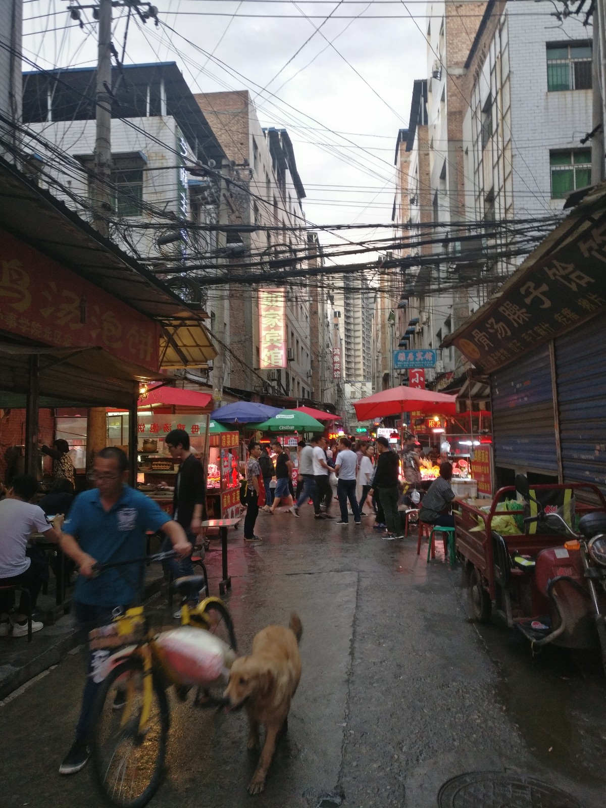 西安夏季 鱼化寨夜晚 吃食丰富 吃货的必经之地